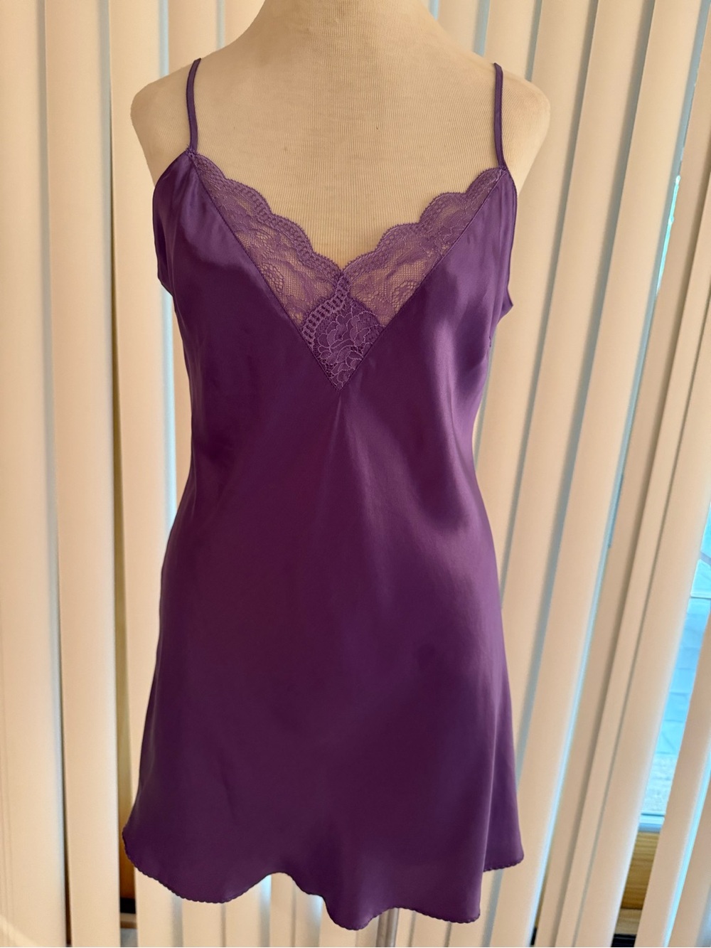 Y2K Vintage Victoria’s Secret 100% Silk Purple Lace Trim Chemise Slip Nightgown
